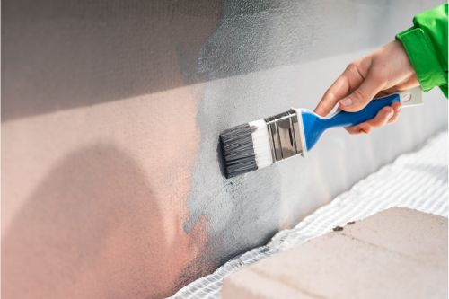 Jak przygotować powierzchnię betonową przed malowaniem farbą na zewnątrz?